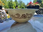 Vintage Pyrex Brown Tan 1.5L Cinderella Mixing Bowl #442