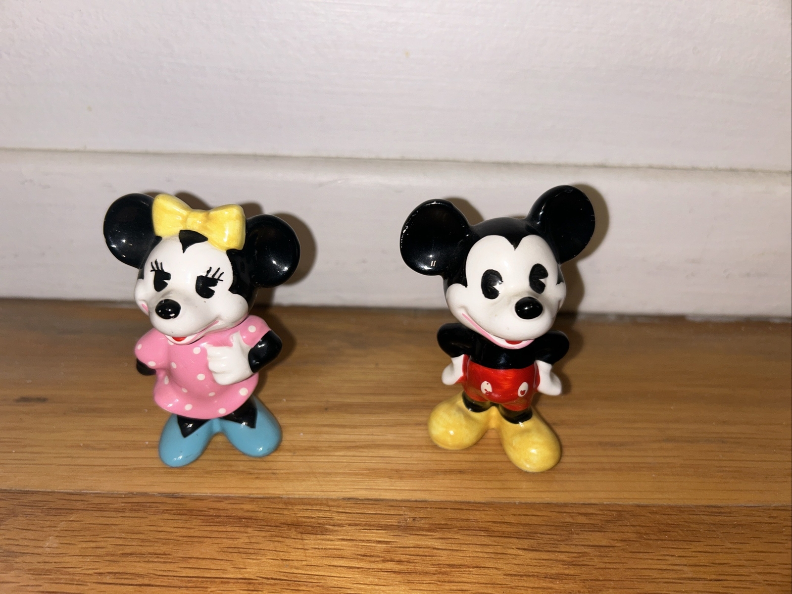 VINTAGE WALT DISNEY Minnie & Mickey Mouse Ceramic Porcelain Figurines
