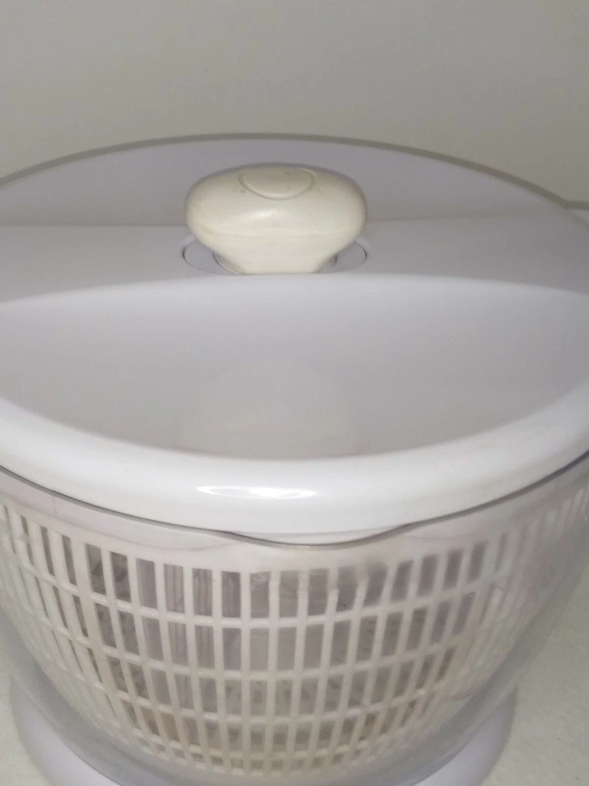 KitchenAid Salad Fruit Spinner Mixer White Serving Storage Bowl 3 Dividers