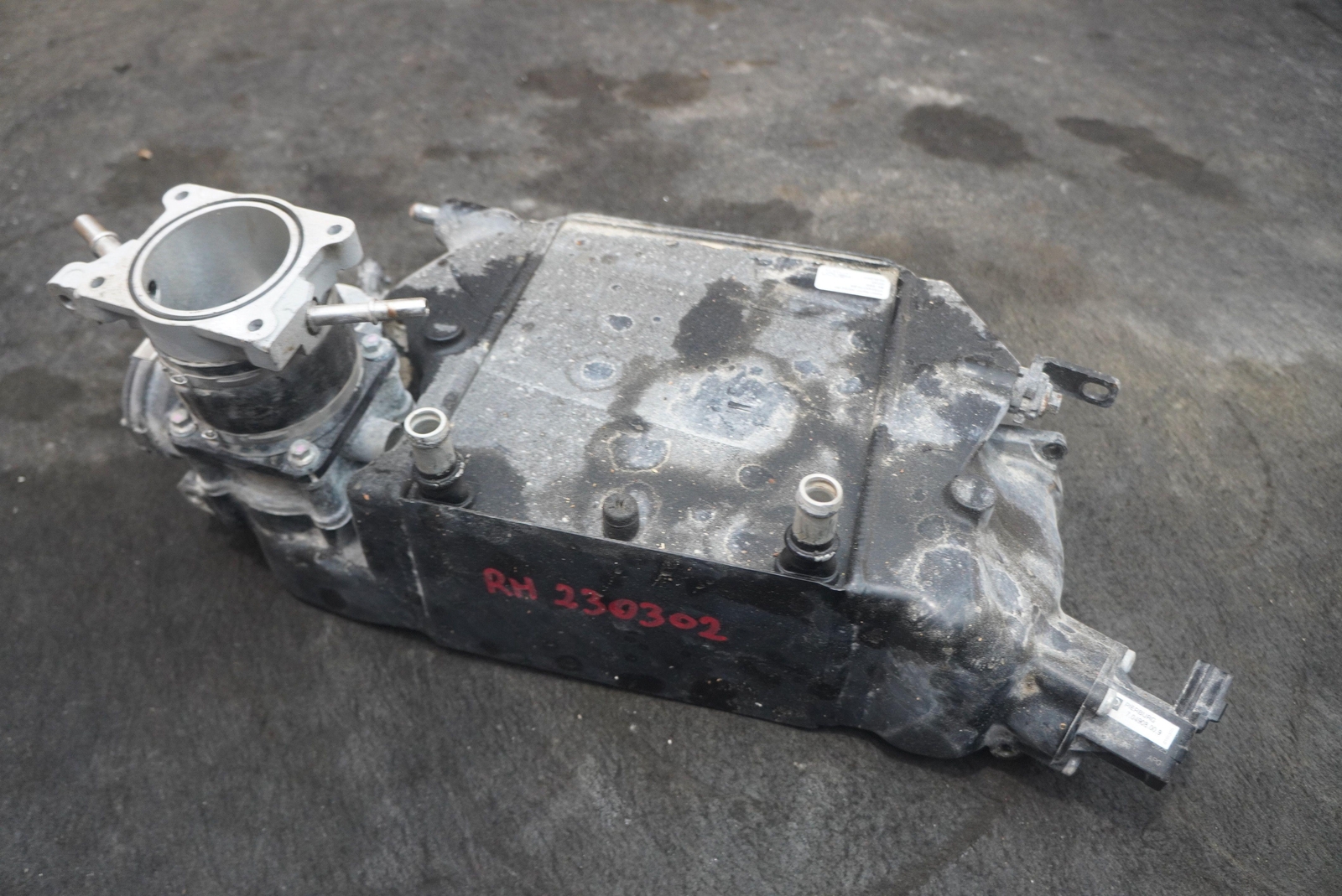 Right Engine Charge Air Cooler Intercooler WCAC HY53-6K775-BB Aston Martin DB11