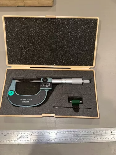 MITUTOYO 142-201 POINT DIGITAL MICROMETER. 0-255MM 0.01MM