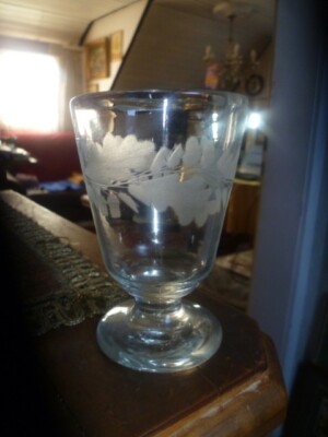 Biedermeier Cherry Glas Eichenlaubdekor geschliffen um 1840-60 H: 10cm Dm 7,8cm