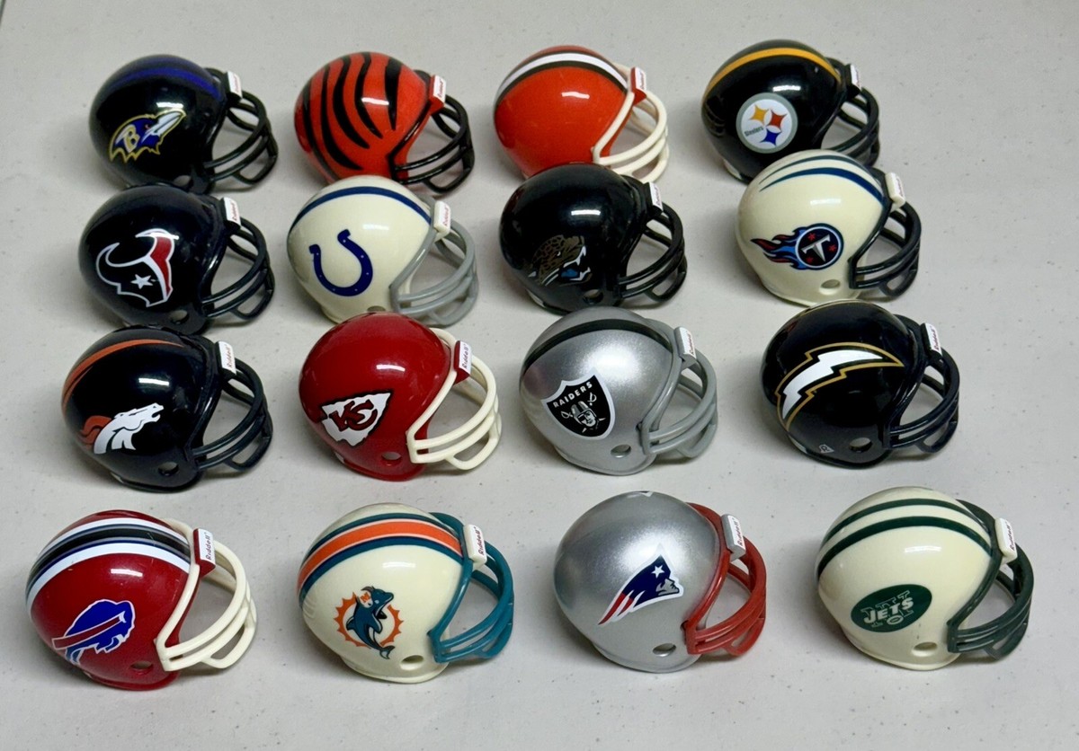 NFL 32チーム ミニチュアヘルメットセット Amazon.co.jp: Riddell NFL 32ピース ヘルメットトラッカー