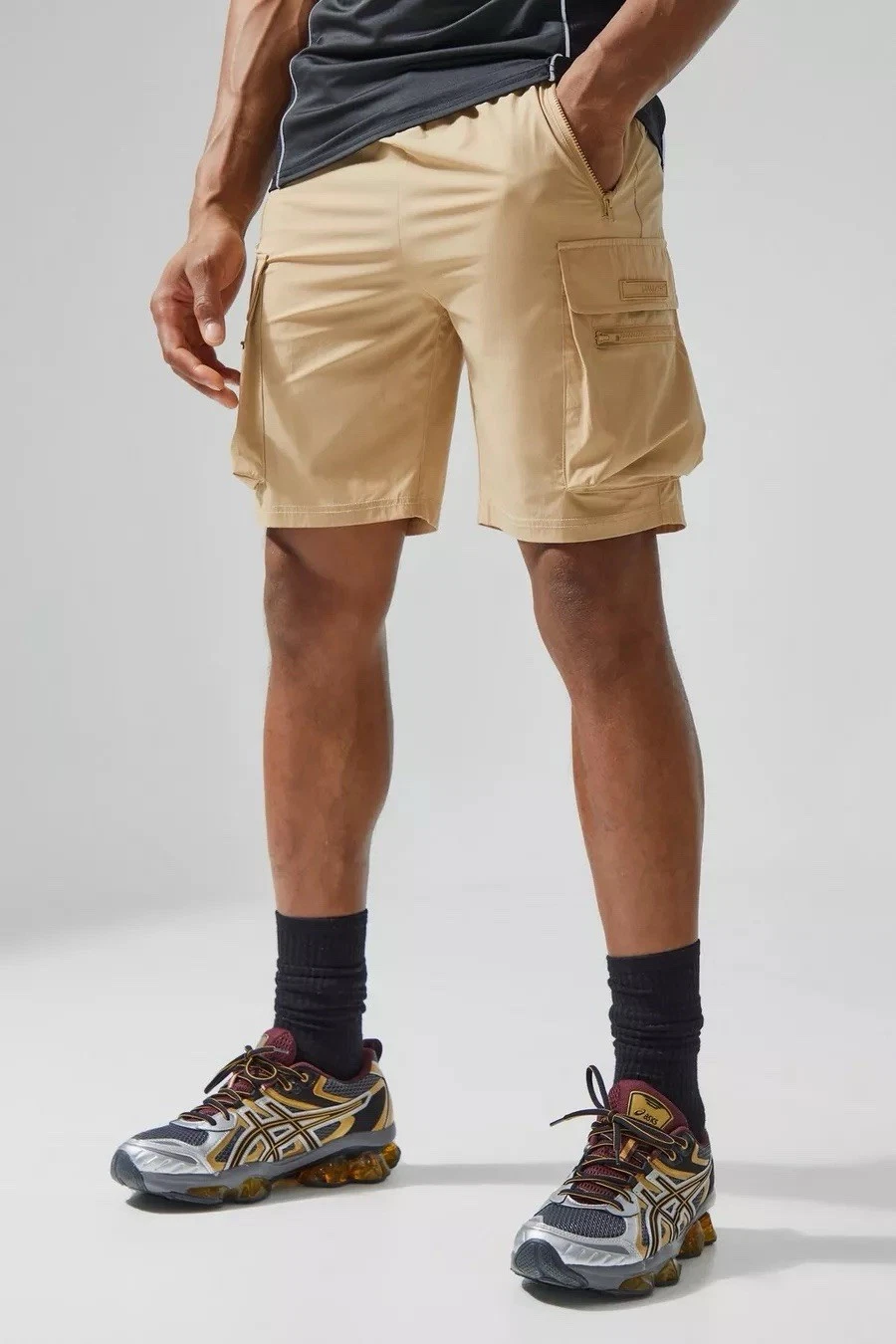 MAN ACTIVE LIGHTWEIGHT CARGO SHORTS NWT LARGE