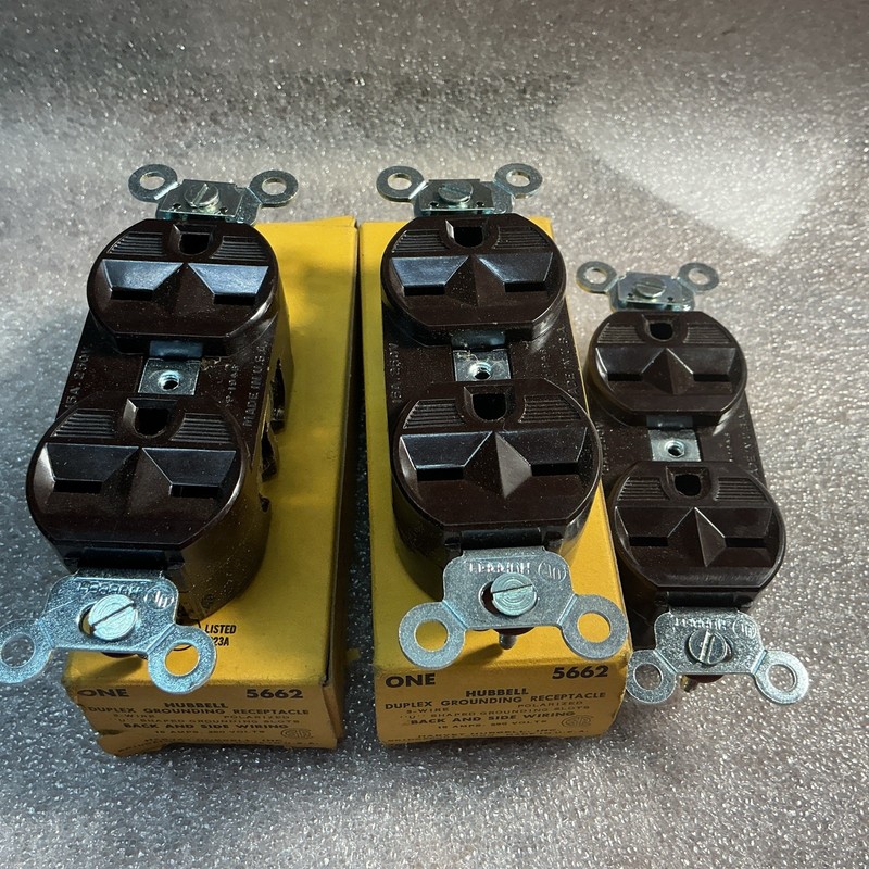 Lot Of 3 Hubbell 5662 Receptacles 