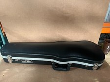 SKB 1SKB244 Violin Full size / 14" Viola Deluxe Case New Case is Cracked Outside