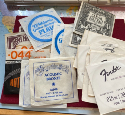 Gitarrensaiten - elektrisch / akustisch - verschiedene Packungen