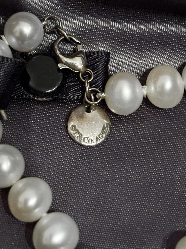 Collar de perlas blancas Tiffany & Co. 16,5 de plata de ley 925 K18YG Foto 2 de 4