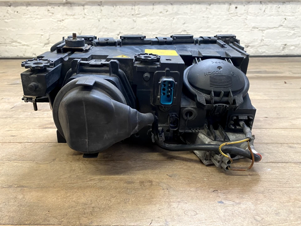 1999-2001 Factory OEM Bosch BMW E46 3 Series Right Side Headlamp Assy 1305621748 - Image 4 of 4