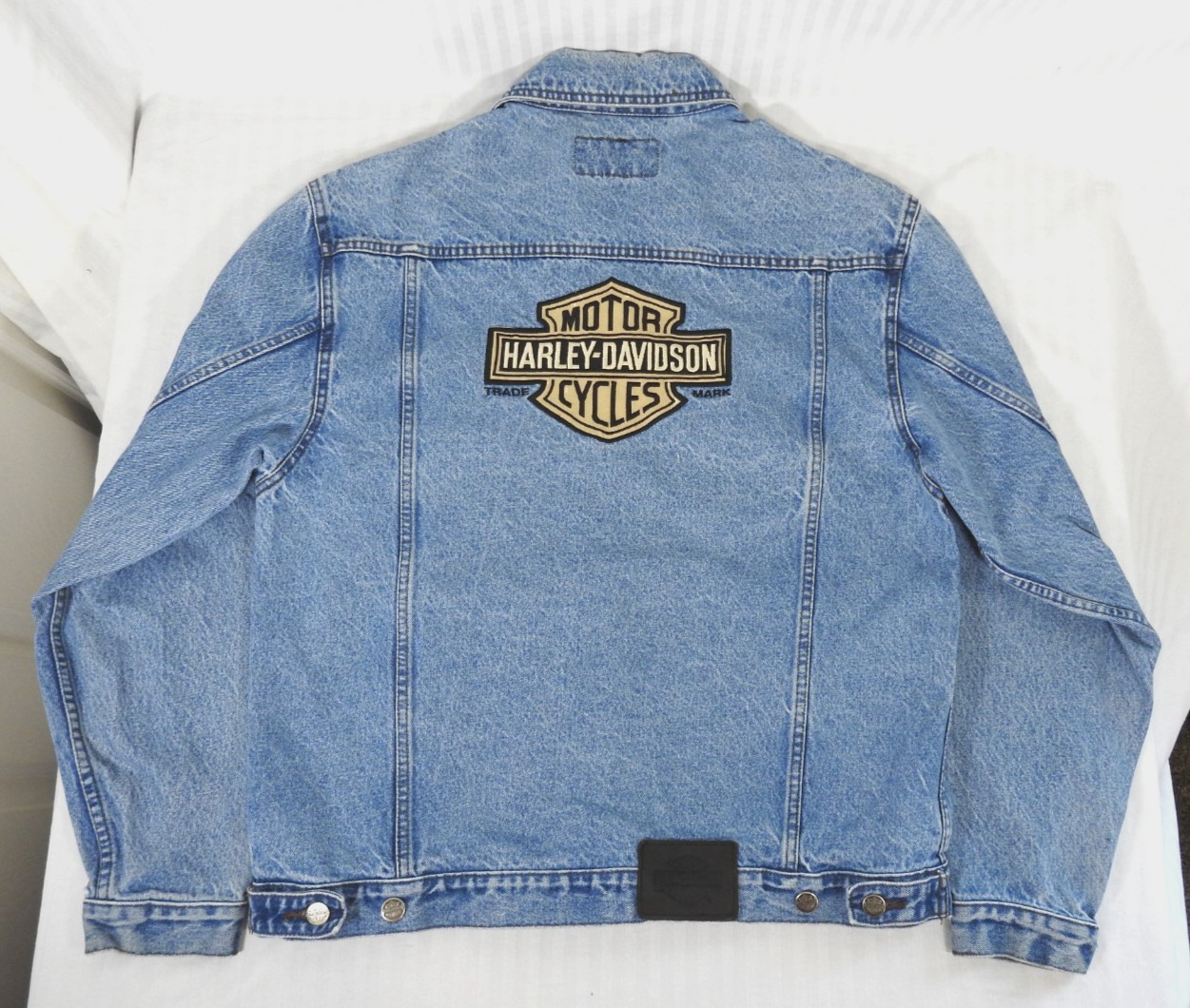 Men's Harley Davidson Light Wash Blue Denim Button Jacket Med. Embroidered Logo