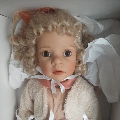  Künstlerpuppe ''Noelle '' Elisabeth Lindner., inkl. Zertifikat. Götz 