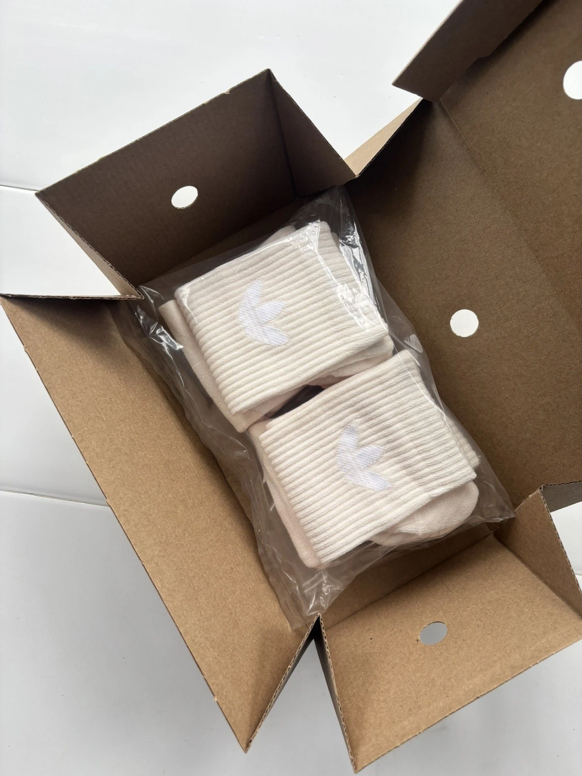 Adidas originals Cream cushioned Socks Large 7-11 uk men woman gift Box present