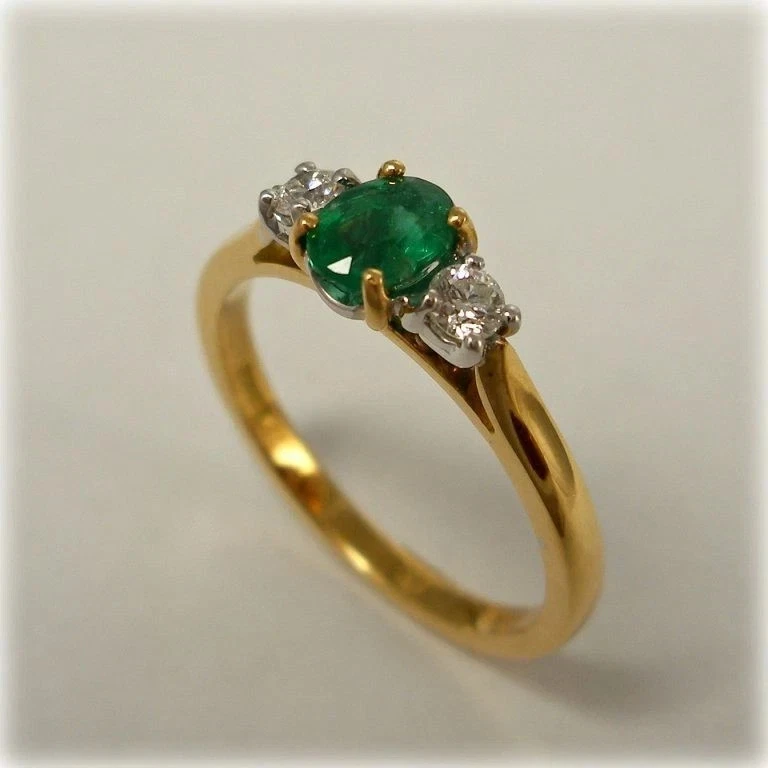 1.00 Ct Oval Cut Natural Emerald & Diamond Wedding Ring 14k Yellow Gold Size 6 - Image 3 of 4