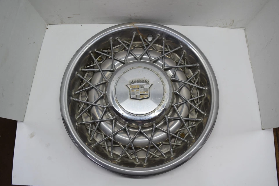 Cadillac Deville Fleetwood 1975 1985 tapacubos cubierta de rueda radios 15" 75 76 77 78 79 Foto 2 de 4