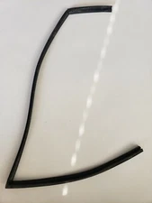 2010 Nissan Versa right front window glass run channel seal oem