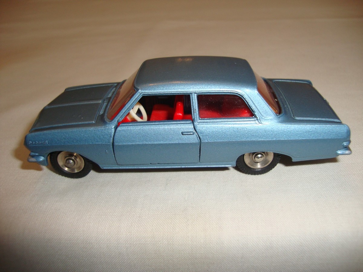 Dinky Toys France N°542 – Opel Rekord Version Tardive, En Boîte (occasion)