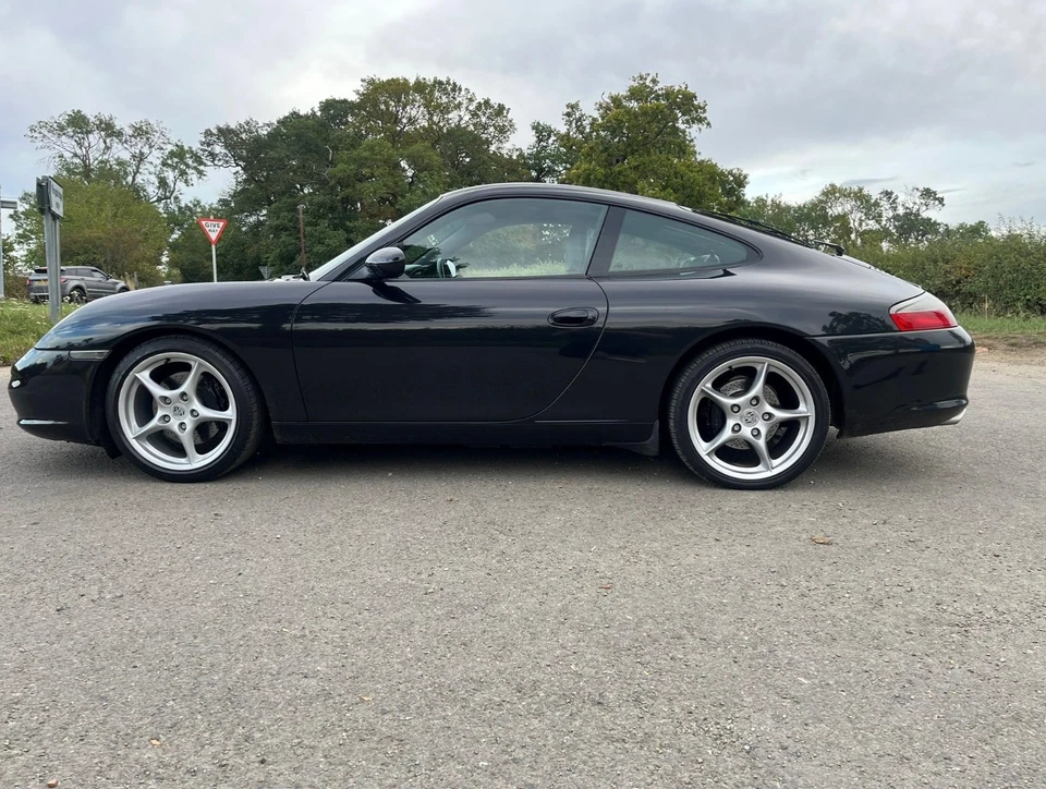 PORSCHE 911 996 CARRERA 2 TIPTRONIC S 2002 3.6L COUPE, no reserve. - Image 2 of 4