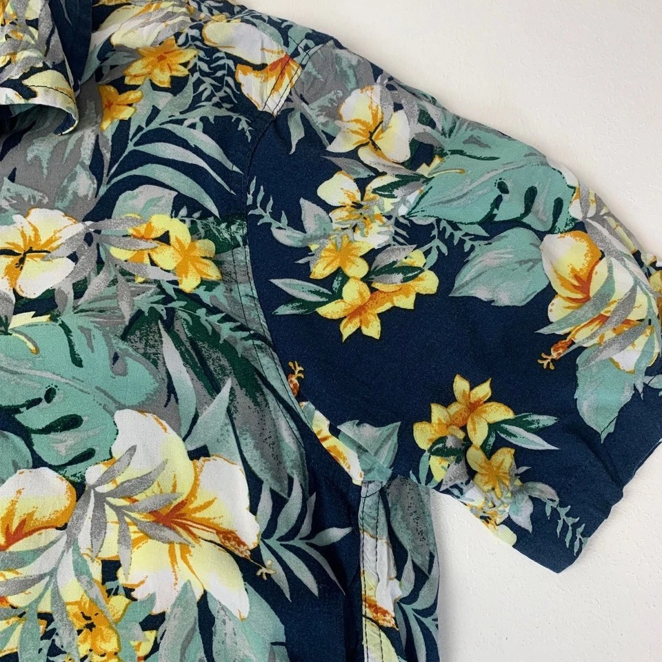 BASIC EDITIONS Hawaiian Button-Up Floral Print Short Sleeve Blue Mens Size S - Image 4 of 4