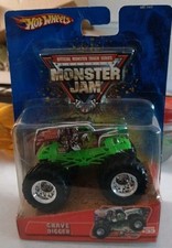 2005 Hot Wheels Monster Jam Grave Digger 33 - Chrome with Green Bottom