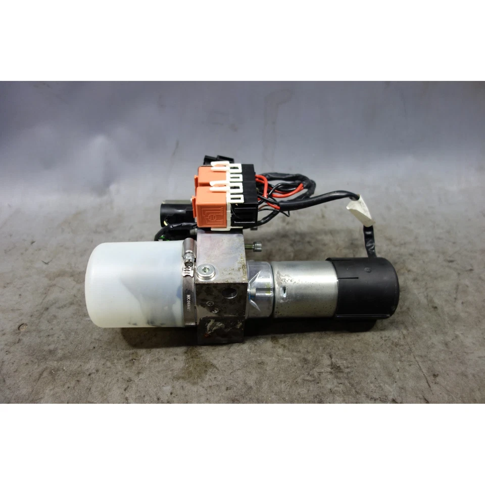 2008 - 2013 宝马 E88 1 系列可转换顶部液压泵电机单元工厂原始设备制造商 — 第 3/4 张图片