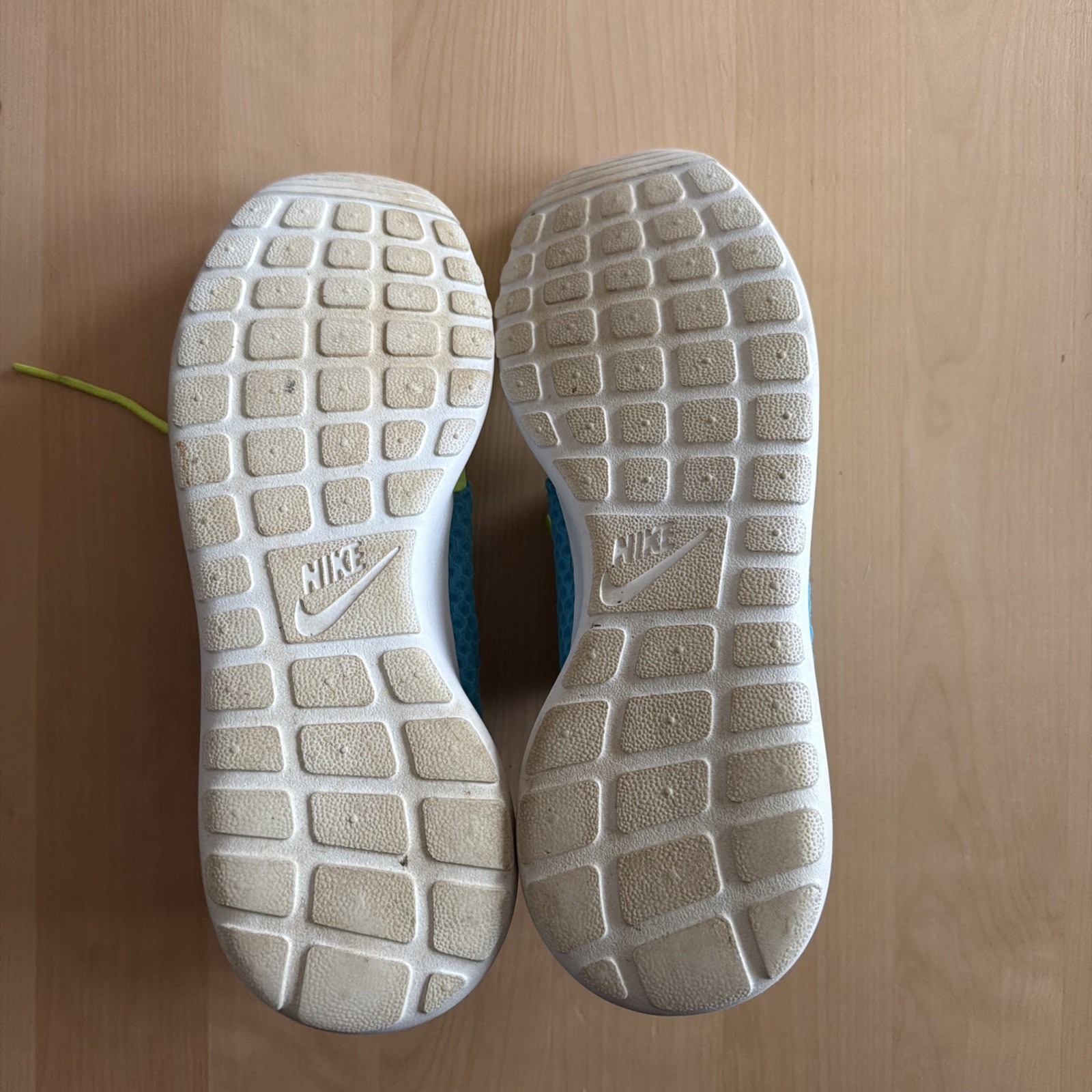 Nike Rosche Run Sprite - image 9