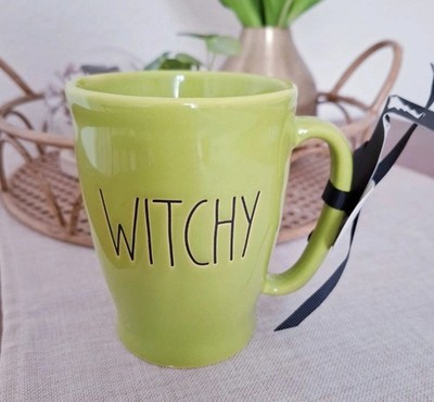 Rae Dunn Kaffeebecher WITCHY Grün Keramik mit Griff Halloween Hexerei