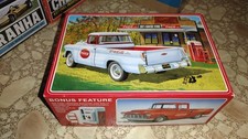 AMT Coca-Cola '55 Chevrolet Cameo Pickup Truck w/ Vending Machine Model Kit 1955