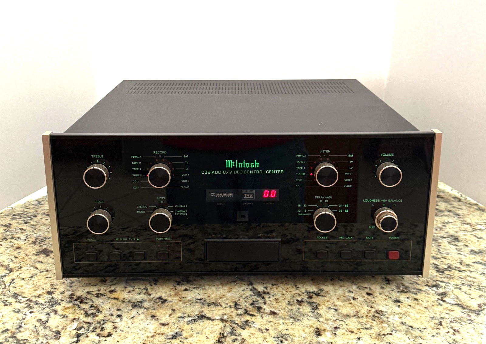 MCINTOSH C39 AUDIO/VIDEO CONTROL CENTER - SERIAL #HF1398