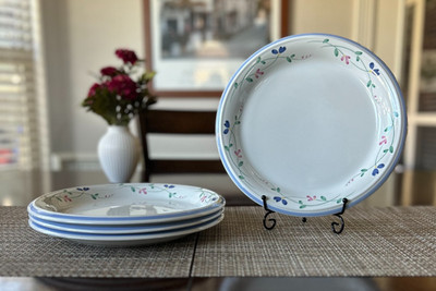 Allegro Stoneware Hearthside Set 4 Dinner Plates Blue Pink Floral Cottage 10''