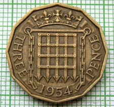 GREAT BRITAIN ELIZABETH II 1954 THREEPENCE 3 PENCE, BRASS