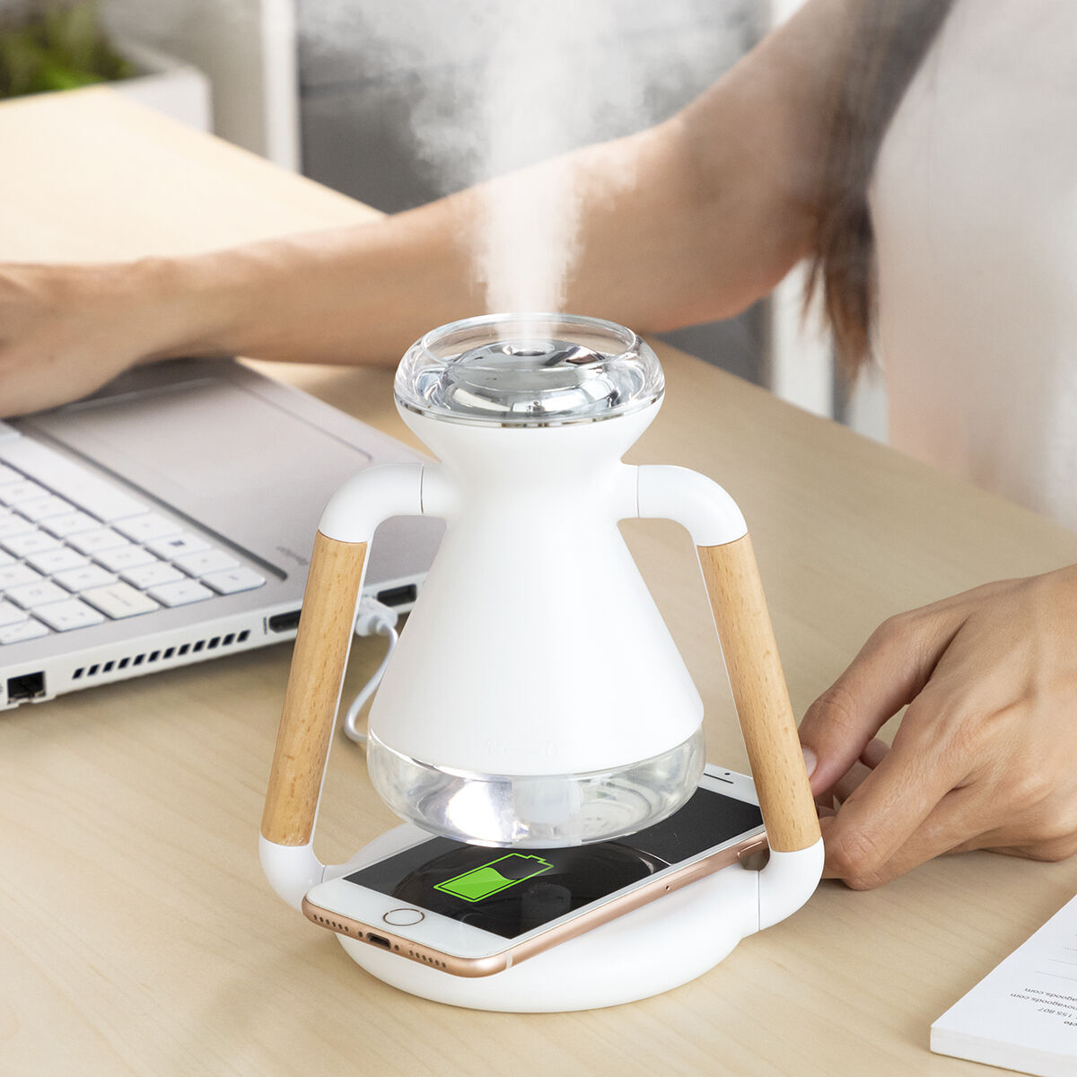 Humidificador Difusor de Aromas y Cargador Inalámbrico 3 en 1 Misvolt InnovaG