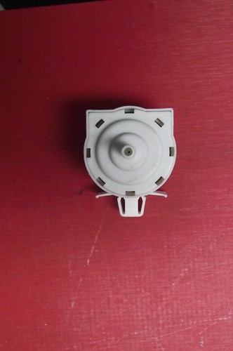 Waschmaschine INDESIT BWA81483XW UK Druckschalter