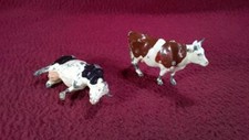  12 VINTAGE LEAD FIGURE - 2 COWS - 1 LEGS BROKEN - BRITAINS LTD - ENGLAND