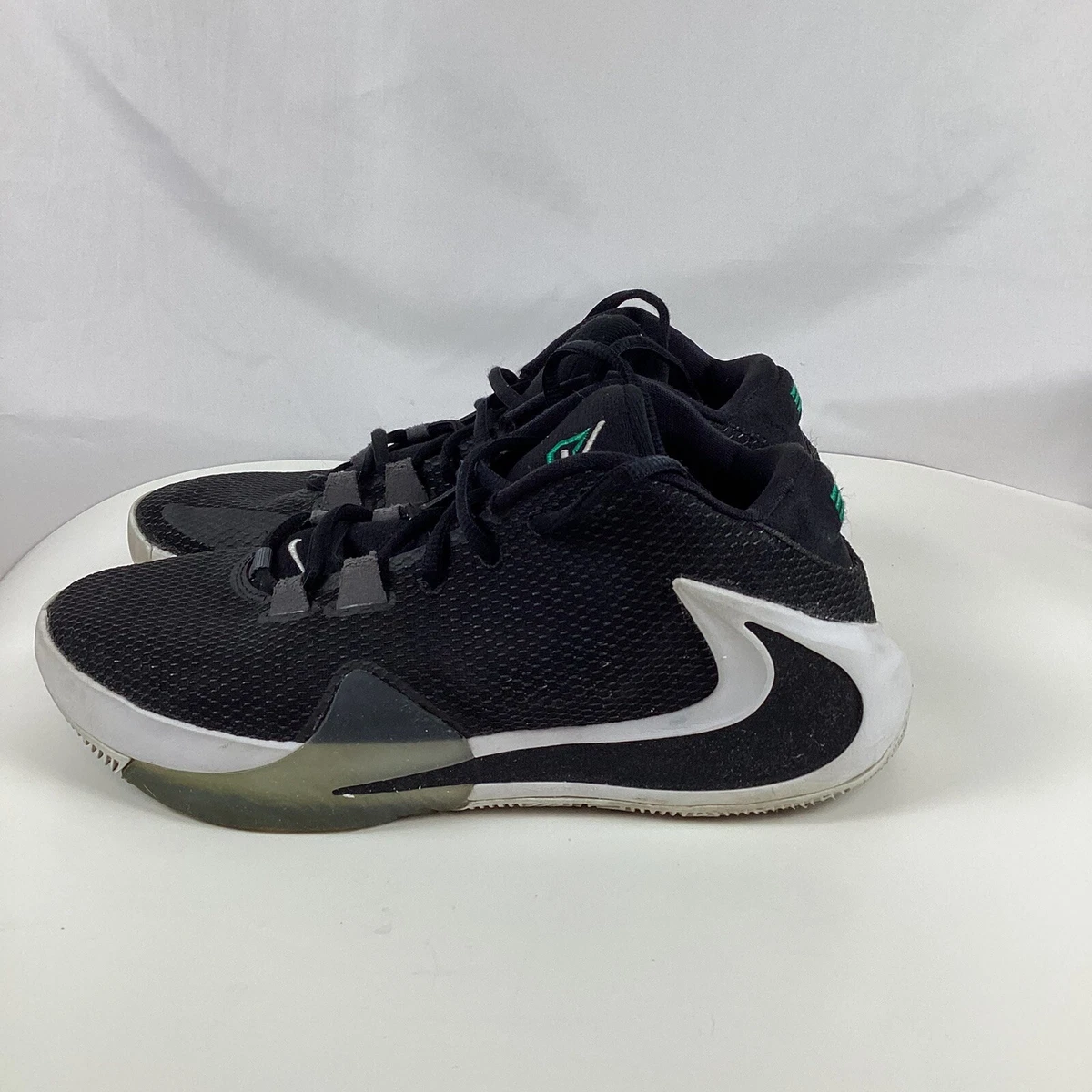 Nike Zoom Freak 1 Black and White Men s 805422 001 Size 9 Charles