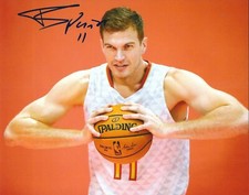 Autographed TIAGO SPLITTER Atlanta Hawks 8x10 photo w/COA  