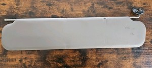 2495305 INTERNATIONAL 4700 Pass Side INTERIOR SUN VISOR - Used - FAST SHIPPING 