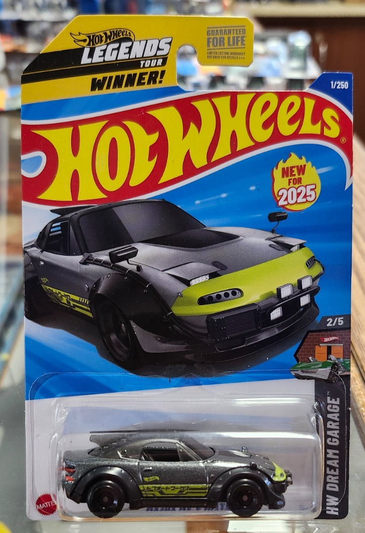 Hot Wheels HW Dream Garage 2/5 Mazda MX-5 Miata in Gray 1/250
