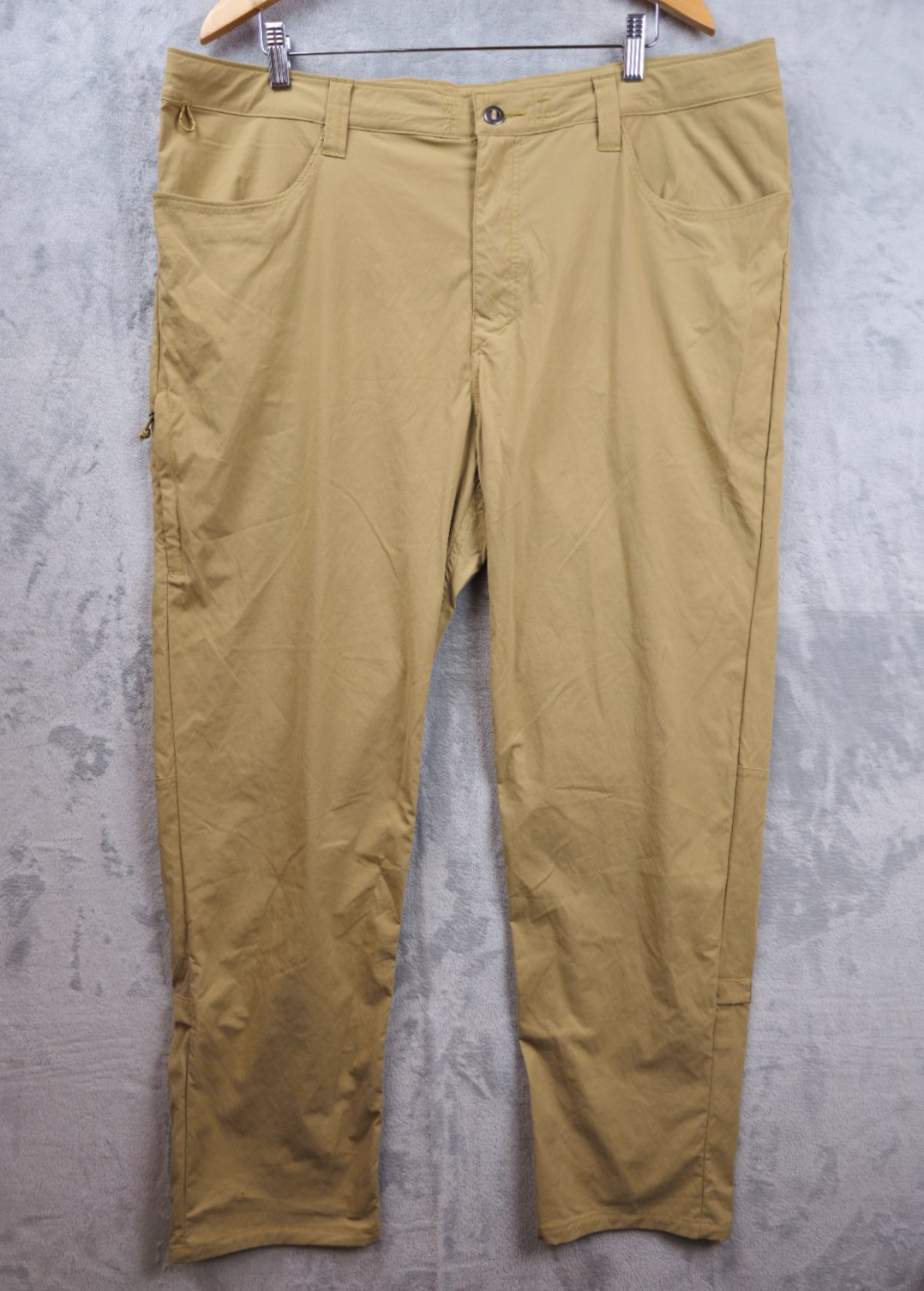 Patagonia Roll Up Pants Mens 41x31 Khaki Hiking Travel Quick Dry Zip Pocket