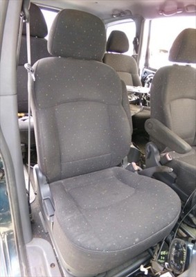 front seat rh HYUNDAI TRAJET 2.0 CRDI 2000-2008 2003 121471