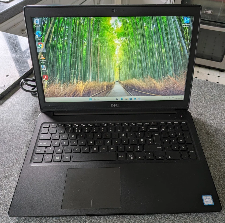 Dell Latitude 3500 · i3-8145U · 8GB · 120GB, photo 1 of 5