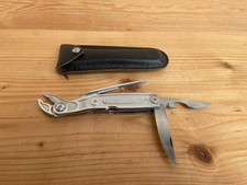 couteau multifonction Le Dépanneur avec son étui en cuir d'origine