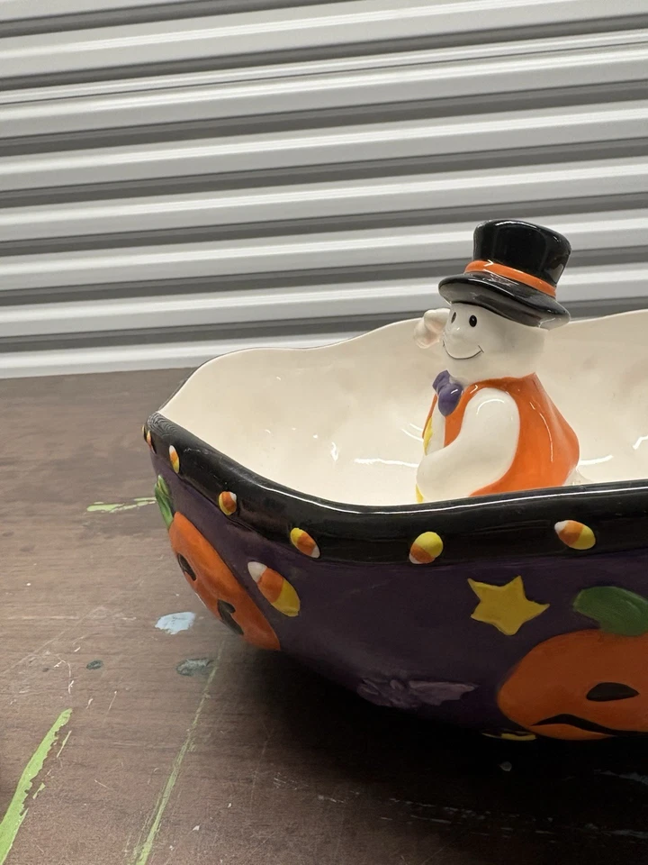 Cuenco grande de porcelana impresa William Sonoma para Halloween Foto 4 de 4