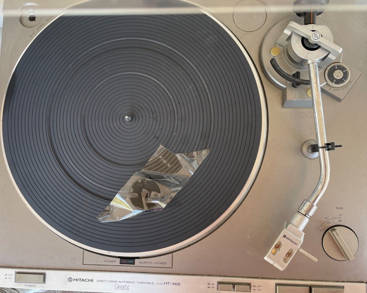 RARE Hitachi HT-466 Direct Drive with Turntable cover, RPM piece