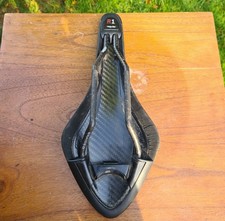 Fizik Arione R1 Regular 00 Braided Carbon Rails Saddle Lighweight