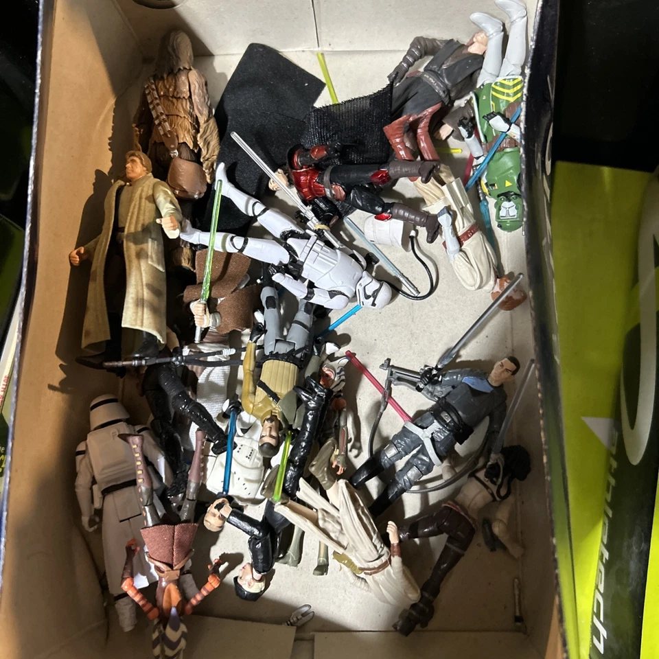 Star Wars 3 3/4 Action Figures Lot Of 30 Loose. - Image 2 of 2