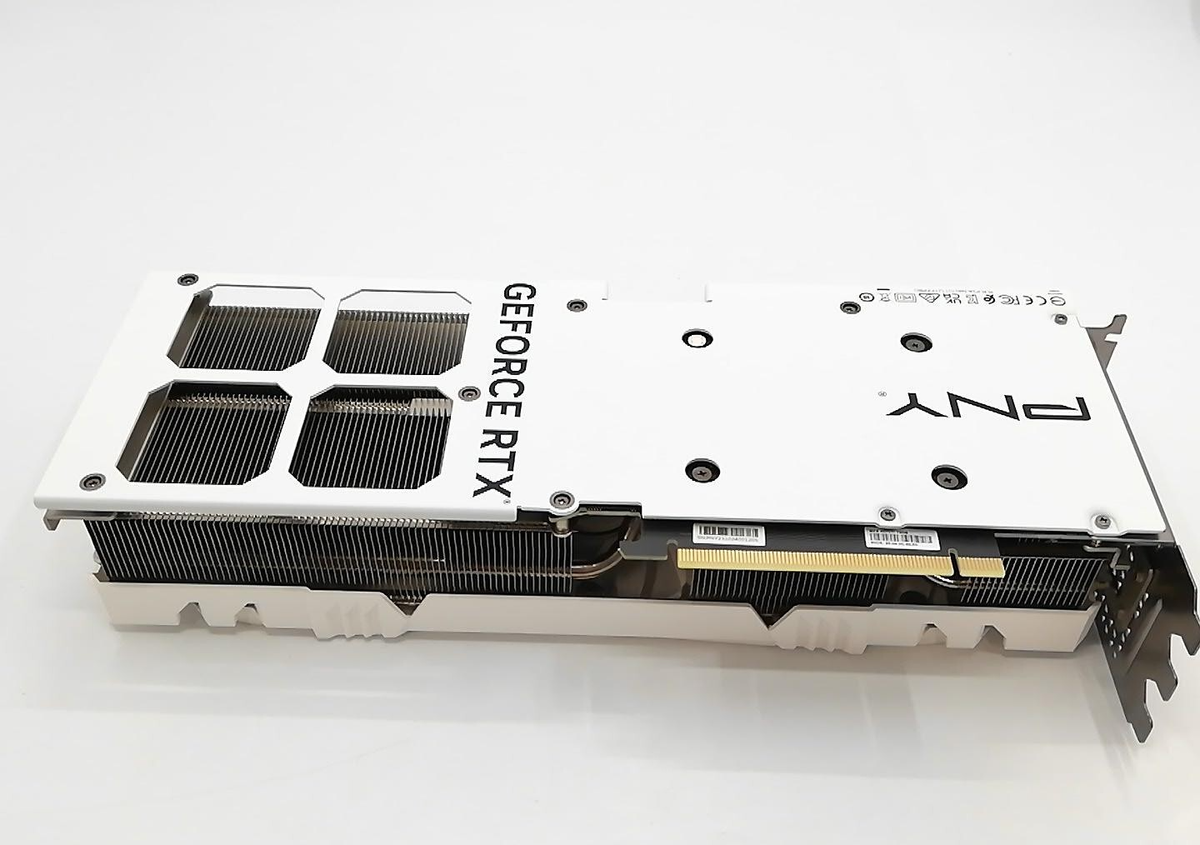 中古 PNY Technologies PNY GeForce RTX4070Ti 12GB VERTO LED White