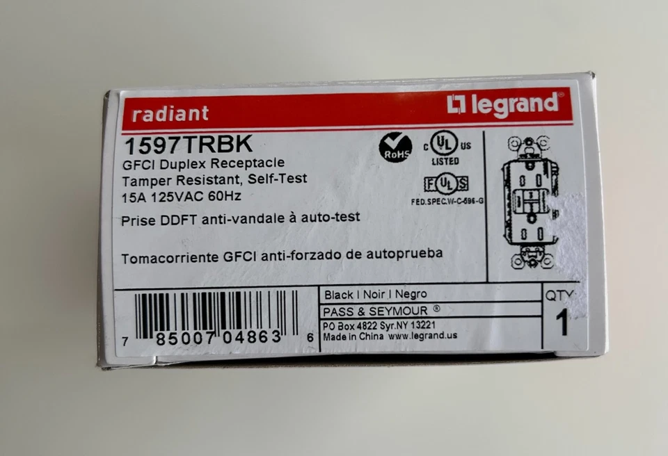 Receptáculo GFCI dúplex autoprueba 15A resistente a manipulaciones radiant® 1597TRBK Foto 2 de 4