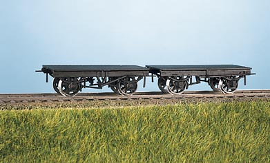 Parkside PC570 9ft Wheelbase LNWR/LMS Wagon Underframe Pk2 Plastic Kit OO Gauge - Foto 1 di 1