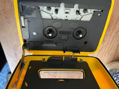 SONY WALKMAN WM-AF59 SPORTS PORTABLE FM/AM CASSETTE RADIO - TESTED