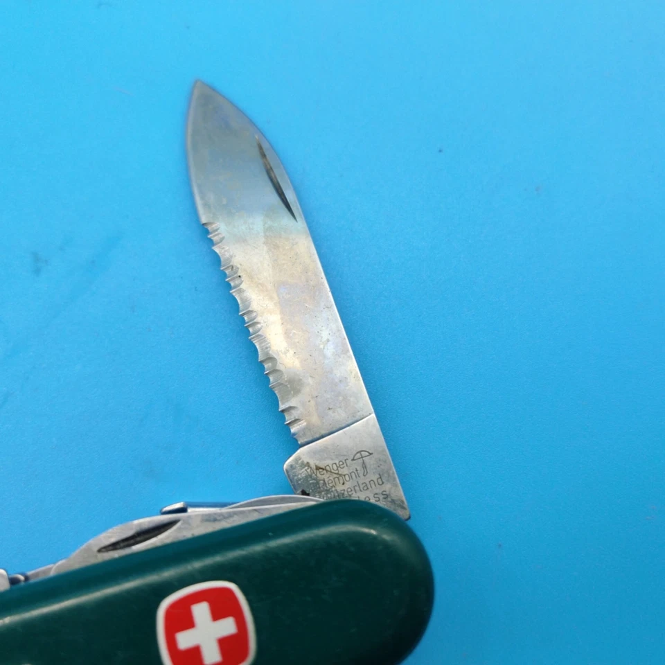 Wenger Sportsman L.L. Navaja suiza Bean verde dentada Foto 4 de 4